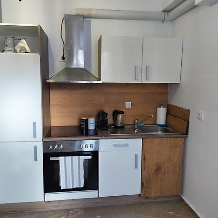 Cozy Central Flat In Pyrgos Near Olympia Номер фото